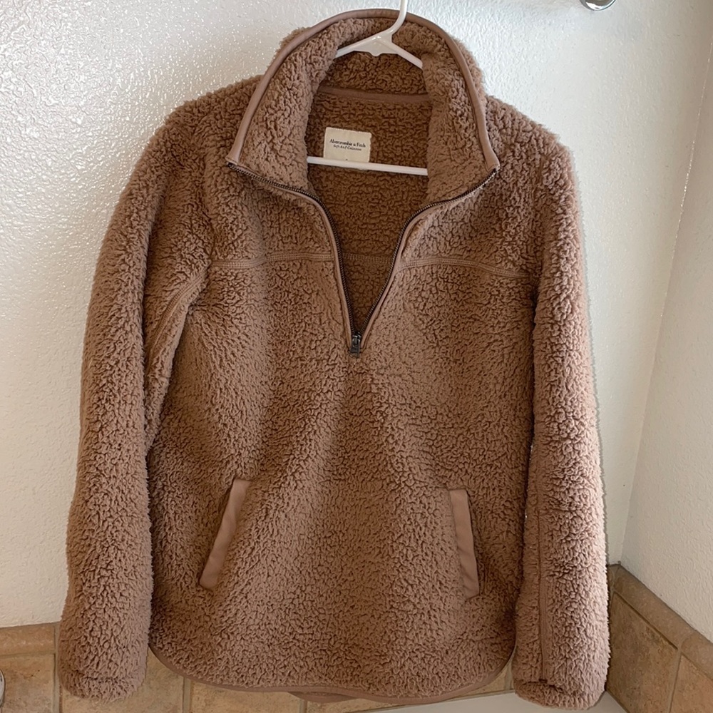 Abercrombie & Fitch tan half zip teddy pullover.